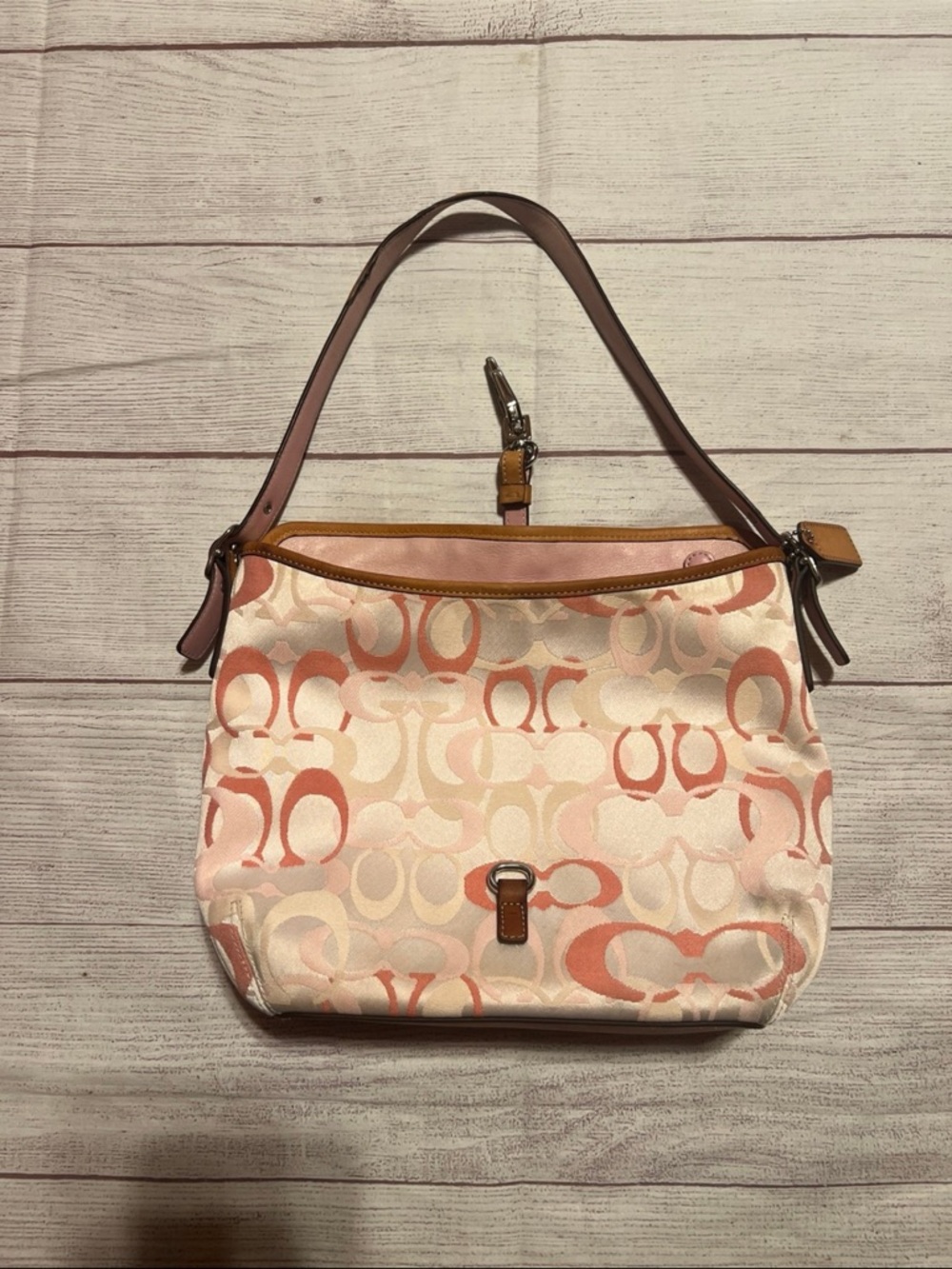 Coach hamptons Cream and Pink Signature hobo Shoulder Bag in pink optic - Picture 2 of 5